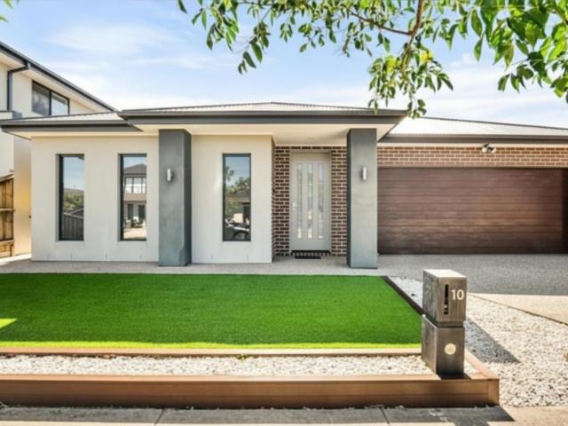 House for rent in Fraser Rise, Melbourne