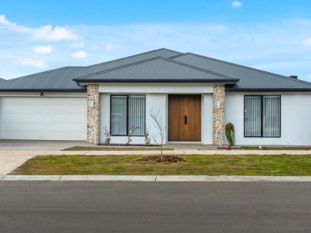 House for sale in Gisborne, Victoria