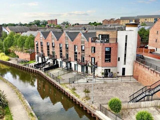 House for sale in Joiner's Square, Hanley