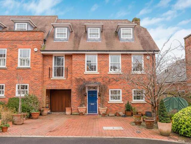House for sale in Five Acres, Hertfordshire