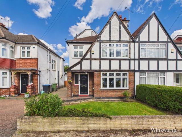 House for sale in Harrow on the Hill, Greater London