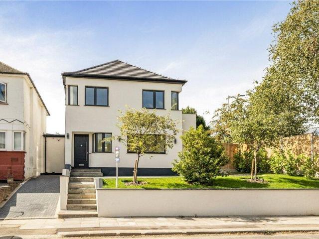 House for sale in Edgware, Greater London