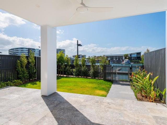 House for sale in Hope Island, Gold Coast City