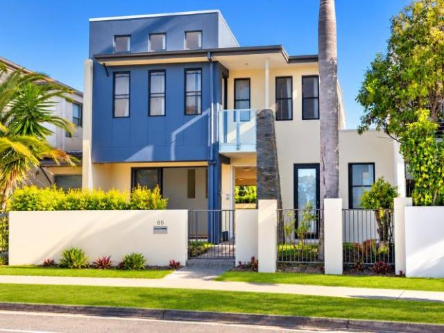 House for sale in Hope Island, Gold Coast City
