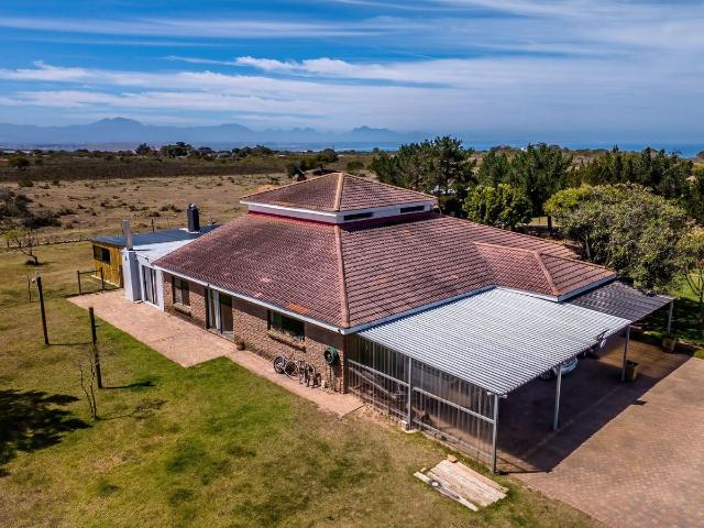 House for sale in Groot Brak Rivier, Western Cape