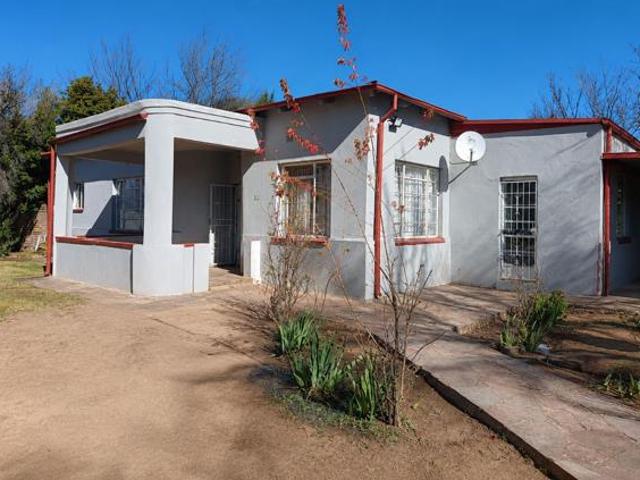 House for sale in Dordrecht, Eastern Cape