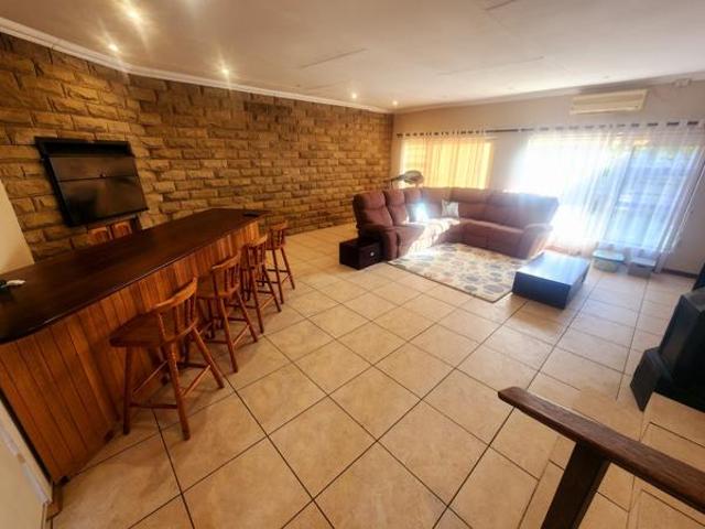 House for sale in Dordrecht, Eastern Cape