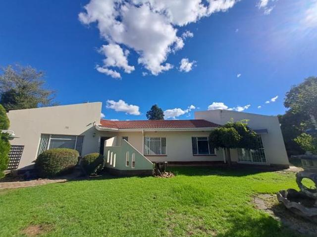 House for sale in Dordrecht, Eastern Cape