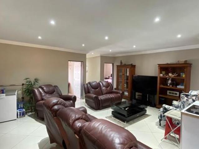 House for rent in Waterkloof, Gauteng