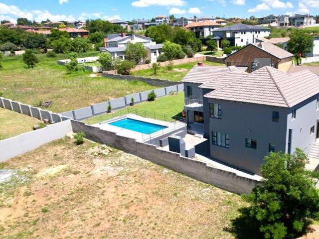House for sale in Waterkloof, Gauteng