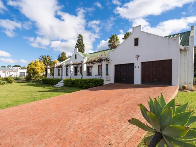 House for sale in Ashton, Western Cape