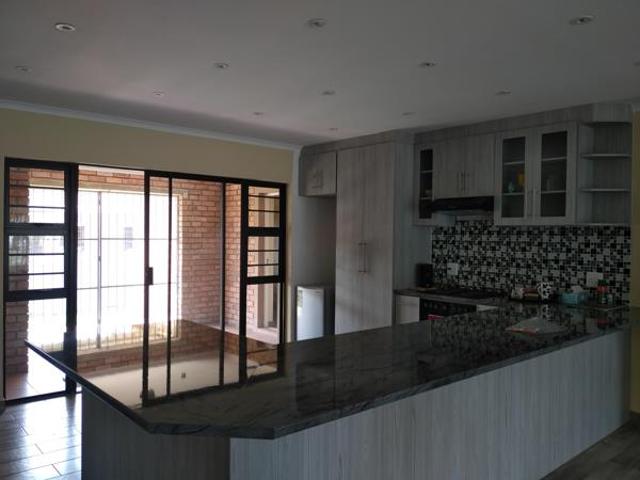 House for sale in Jeffreys Bay, Kouga Local Municipality