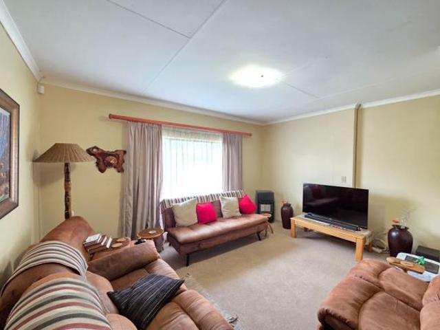 House for sale in Newcastle Local Municipality, Amajuba District Municipality