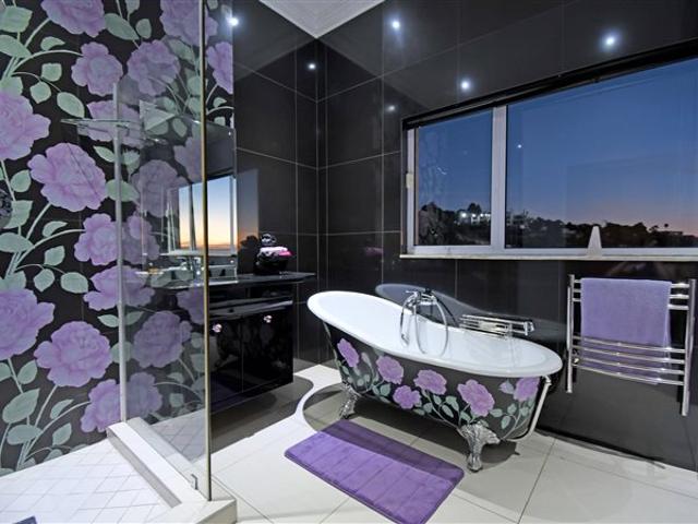 House for sale in Johannesburg, East