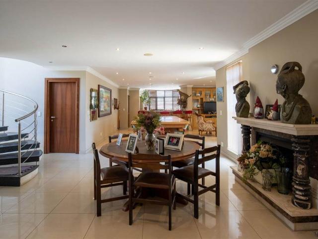 House for sale in Johannesburg, East