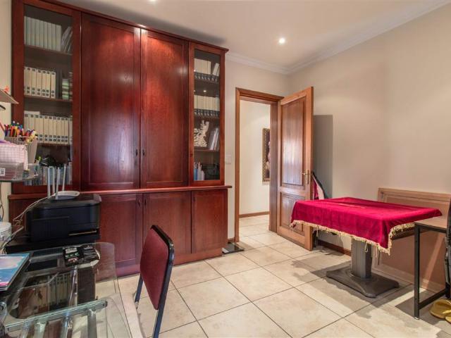 House for sale in Johannesburg, East