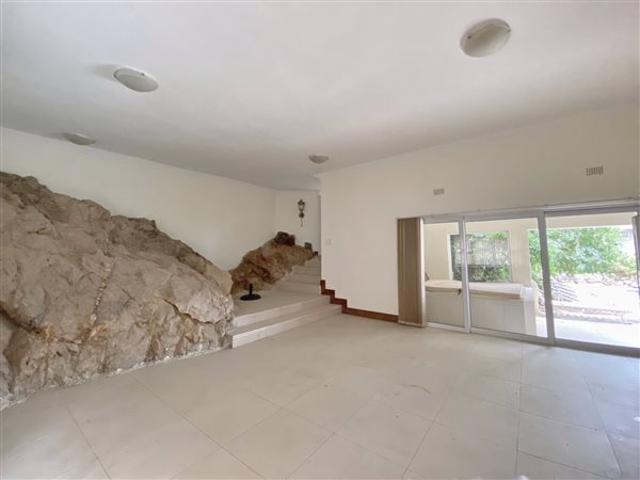 House for sale in Johannesburg, East