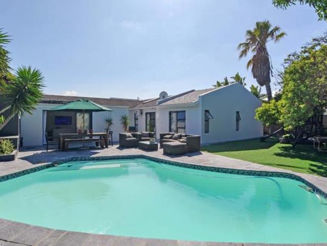 House for sale in Cape Town, Western Cape
