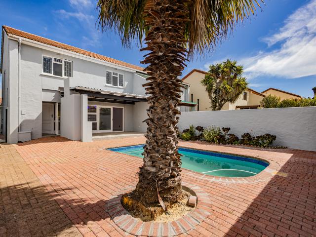 House for sale in Cape Town, Western Cape