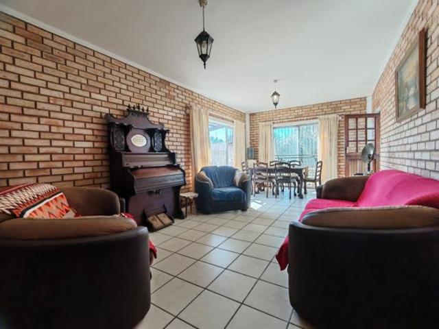 House for sale in Bushmans River Mouth, Eastern Cape