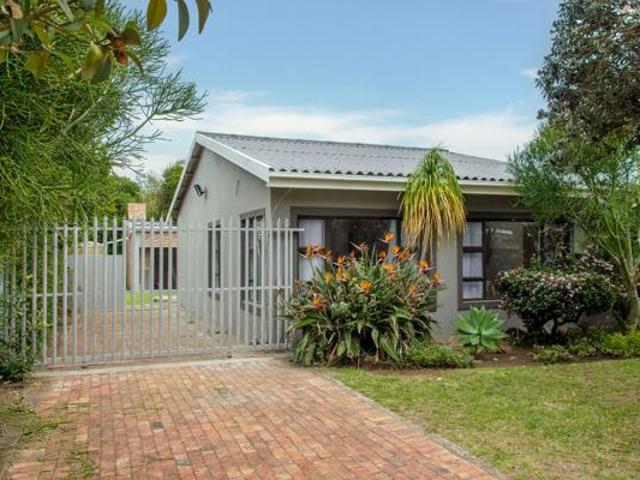 House for sale in Bushmans River Mouth, Eastern Cape