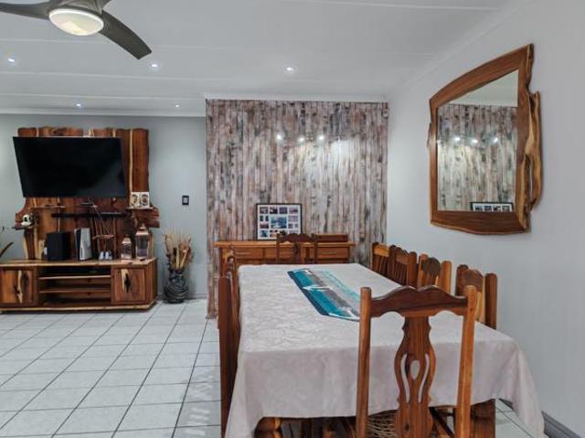 House for sale in Bushmans River Mouth, Eastern Cape