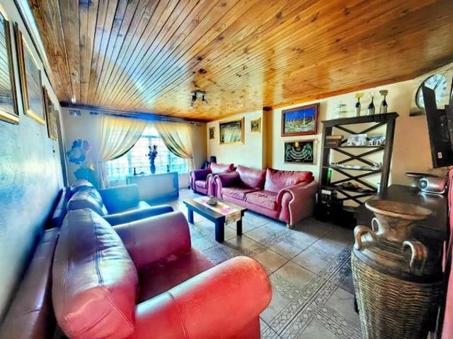 House for sale in Cape Town, Western Cape