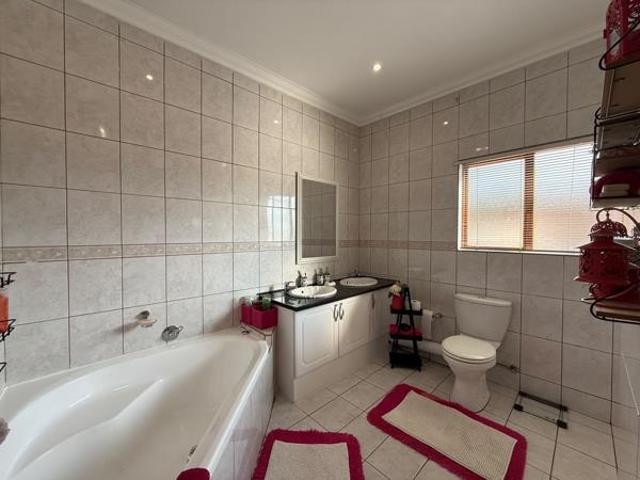 House for sale in Rustenburg Local Municipality, Bojanala Platinum District Municipality