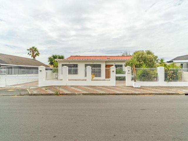 House for sale in Cape Town, Western Cape