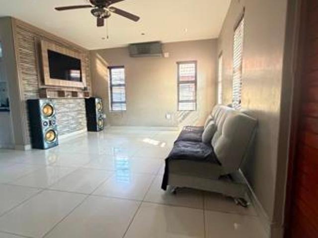 House for sale in UMhlathuze Municipality, Kwazulu-natal
