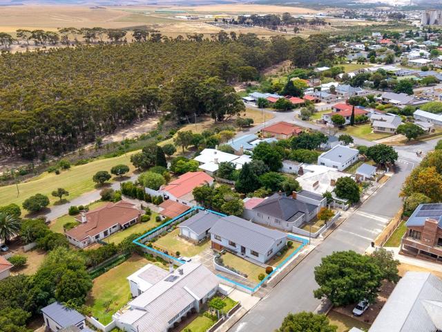 House for sale in Bredasdorp, Cape Agulhas Local Municipality