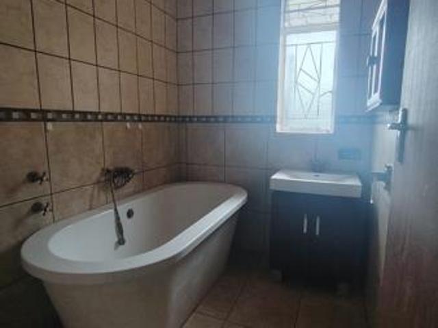House for rent in Hartbeespoort Dam Nature Reserve, North West