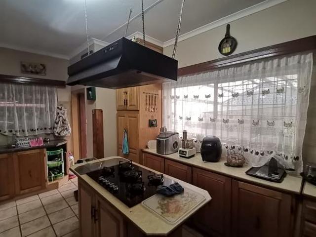 House for sale in Hartbeespoort Dam Nature Reserve, North West