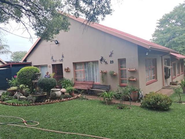 House for sale in Hartbeespoort Dam Nature Reserve, North West