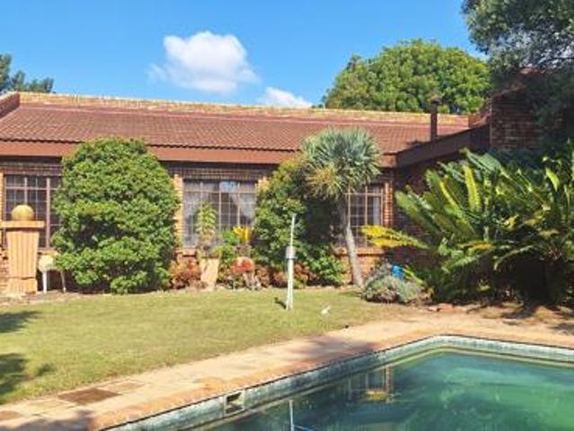 House for sale in Hartbeespoort Dam Nature Reserve, North West