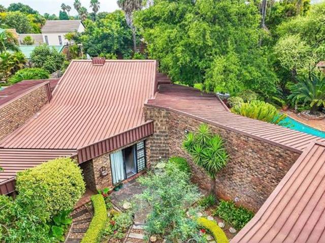 House for sale in Hartbeespoort Dam Nature Reserve, North West