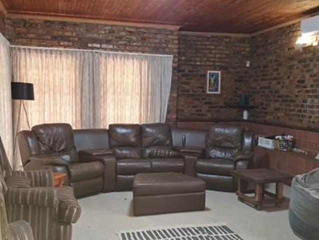 House for rent in Hartbeespoort Dam Nature Reserve, North West