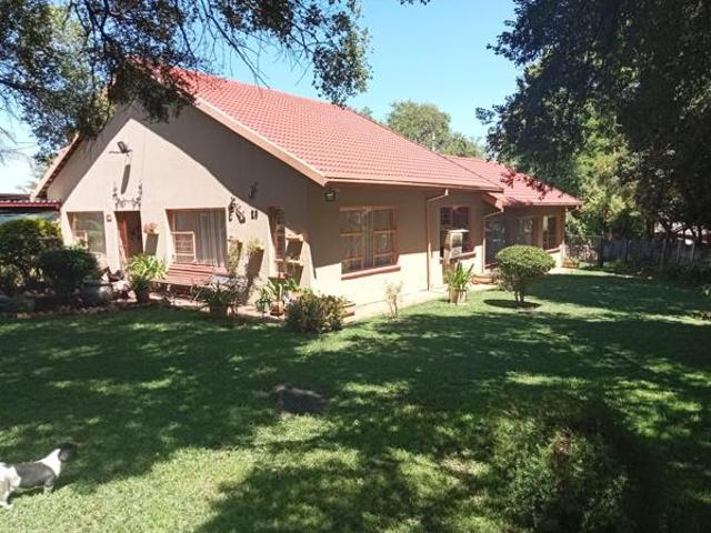 House for sale in Hartbeespoort Dam Nature Reserve, North West