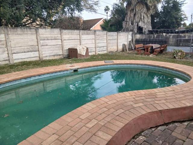 House for sale in Hartbeespoort Dam Nature Reserve, North West