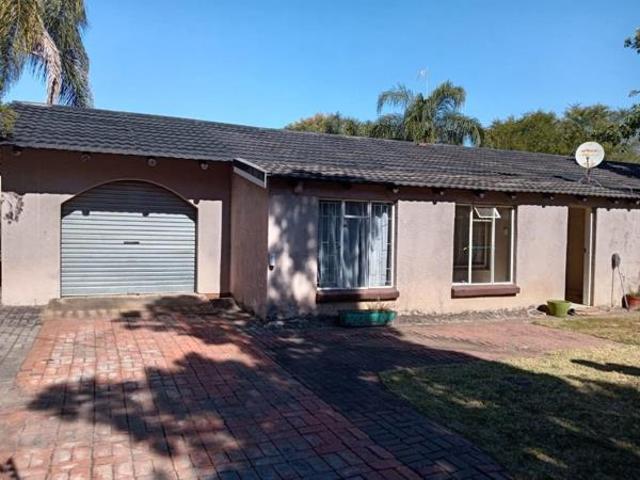 House for sale in Hartbeespoort Dam Nature Reserve, North West