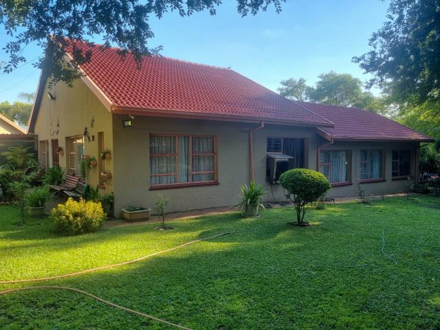 House for sale in Hartbeespoort Dam Nature Reserve, North West