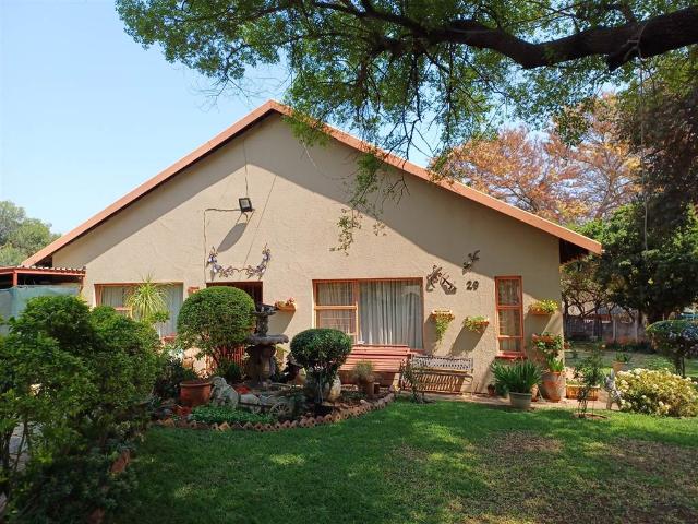 House for sale in Hartbeespoort Dam Nature Reserve, North West