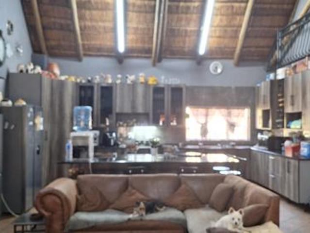 House for sale in Hartbeespoort Dam Nature Reserve, North West