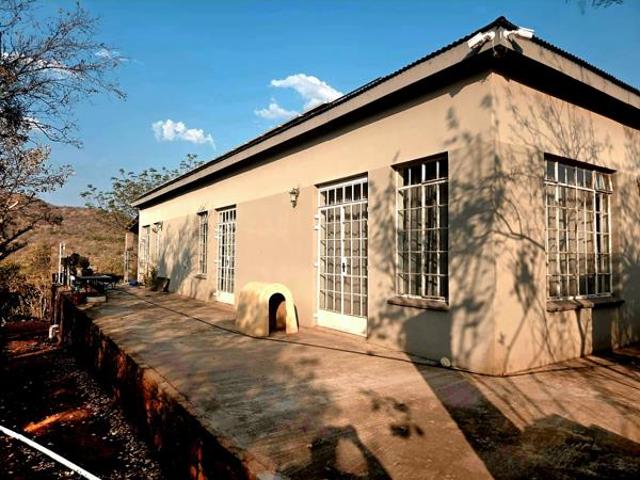 House for sale in Hartbeespoort Dam Nature Reserve, North West