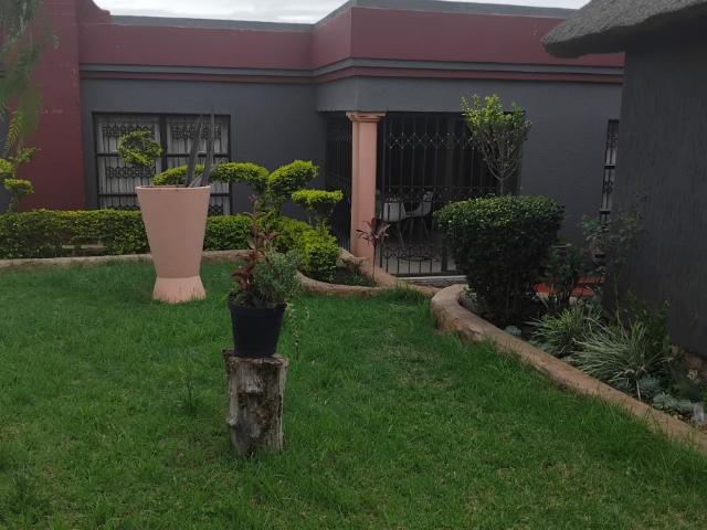 House for sale in Hartbeespoort Dam Nature Reserve, North West