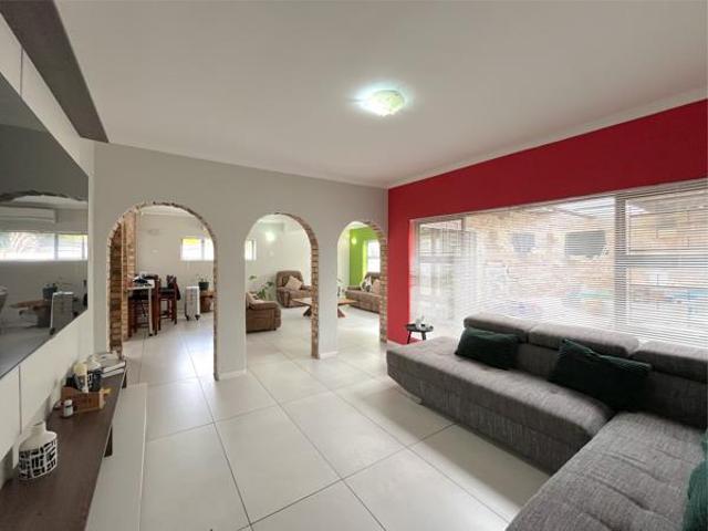 House for sale in Nelson Mandela Bay Ward 18, Nelson Mandela Bay Metropolitan Municipality