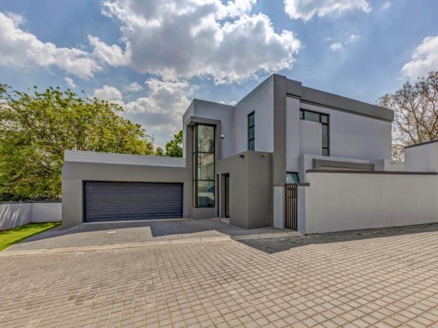 House for sale in Sandton, City of Johannesburg Metropolitan Municipality