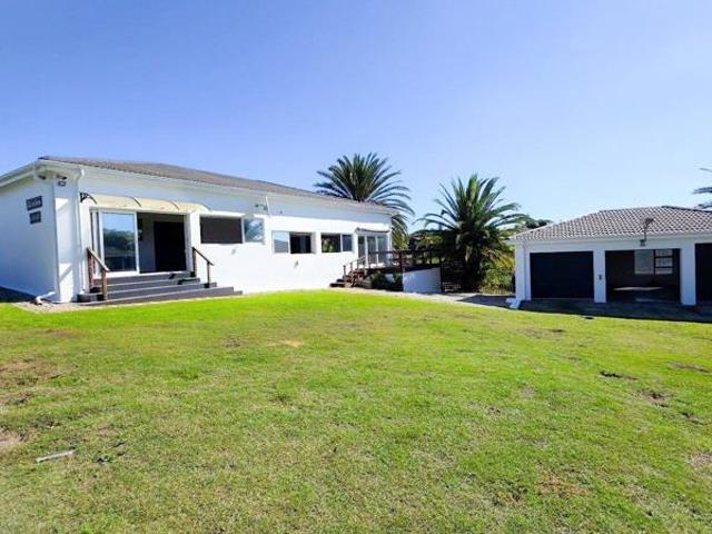 House for sale in Jeffreys Bay, Kouga Local Municipality