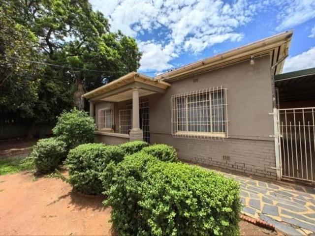 House for rent in Waterkloof, Gauteng