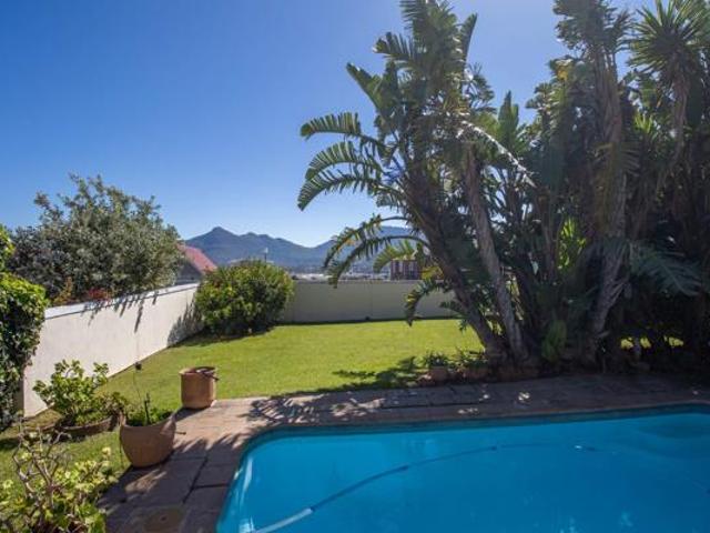 House for sale in Cape Town, Western Cape